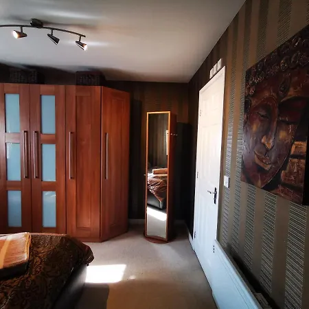 Luxury Two Bedroom In Apartment