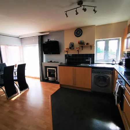 Luxury Two Bedroom In Apartment
