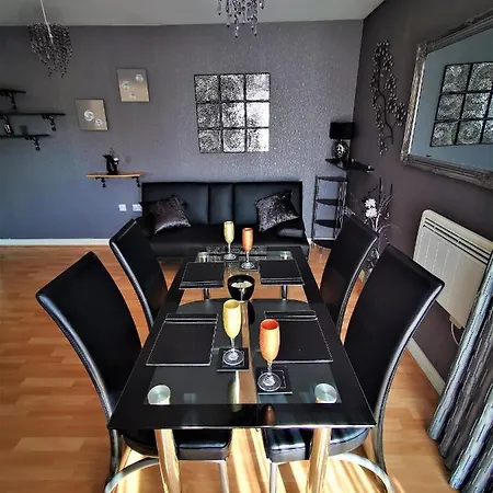 Luxury Two Bedroom In York