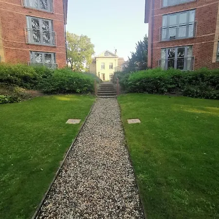 Luxury Two Bedroom In York